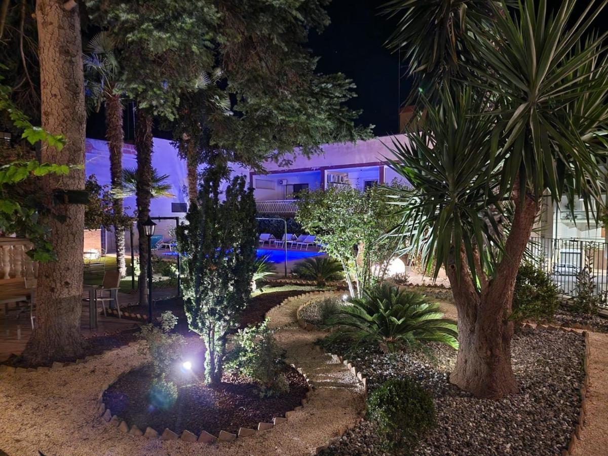 B&B Giardino Delle Delizie Гравина-ин-Пулья Экстерьер фото